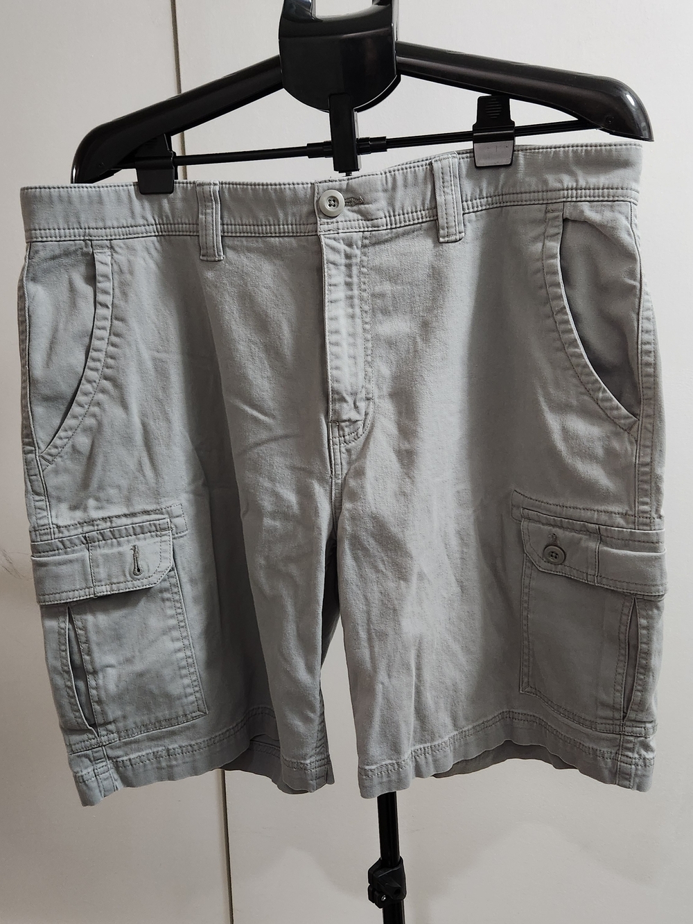 St. John's Bay Light Gray/Green Cargo Shorts